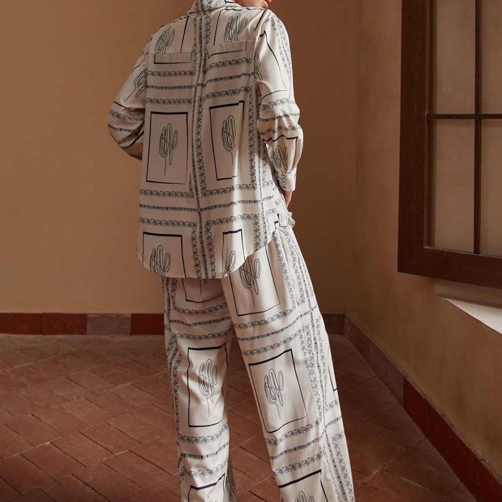 NWT Micas 2 Piece Set Pants and Long Sleeve Bottom Down Top - Picture 5 of 8